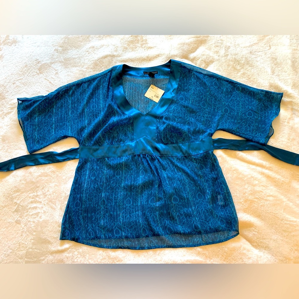 Sheer Kimono Top or Swimsuit cover.  Apostrophe Sz XL, Silver accents in marine.